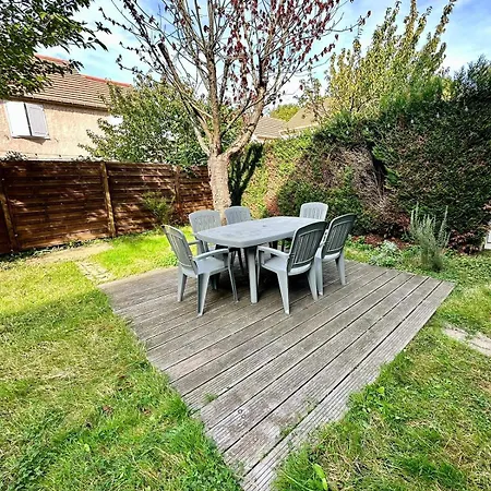Calme Avec Jardin Proche De Paris Apartment